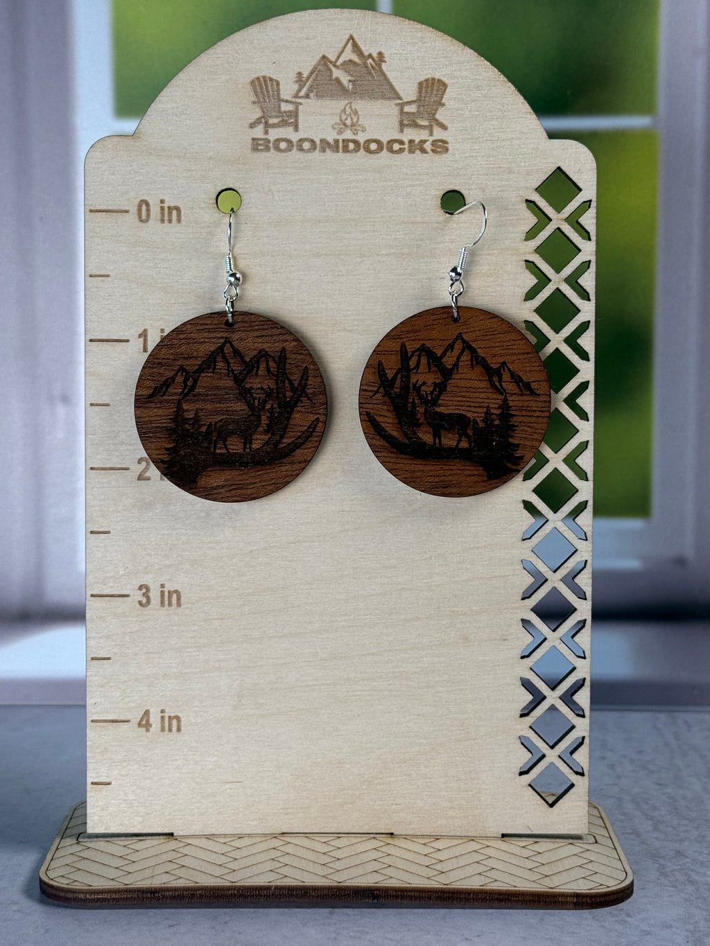 Elk Mountain Scene Round earrings